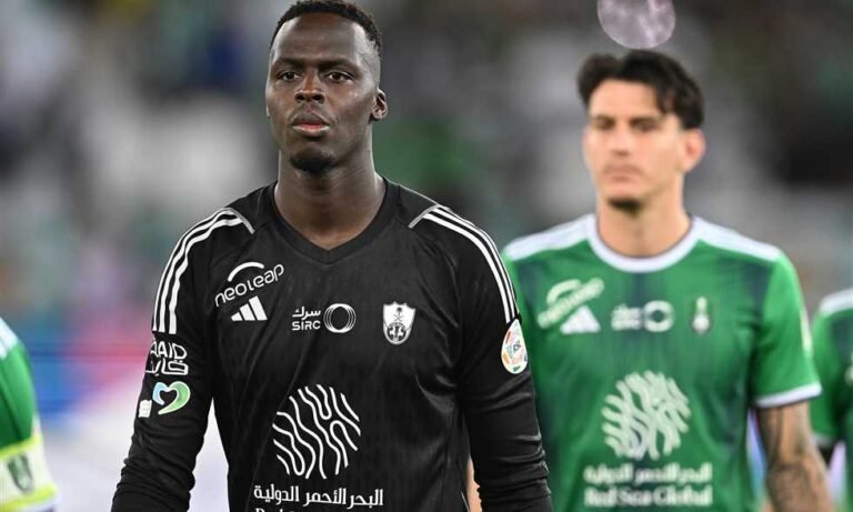 أهلي جدة يستعيد إدوارد ميندي في الدربي