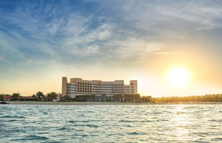 طيف واسع من الباقات والعروض الحصرية في فندق دانات جبل الظنة 
