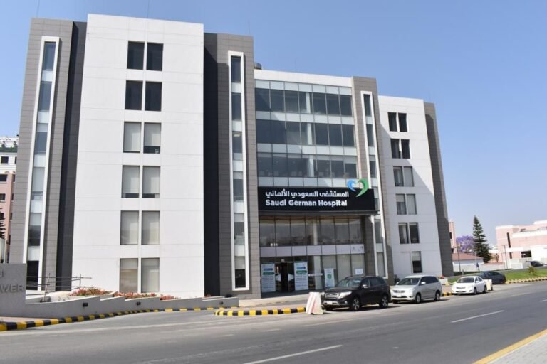 نجاة يد مريض من البتر بفضل جراحة متقدمة في المستشفى السعودي الألماني – عسير