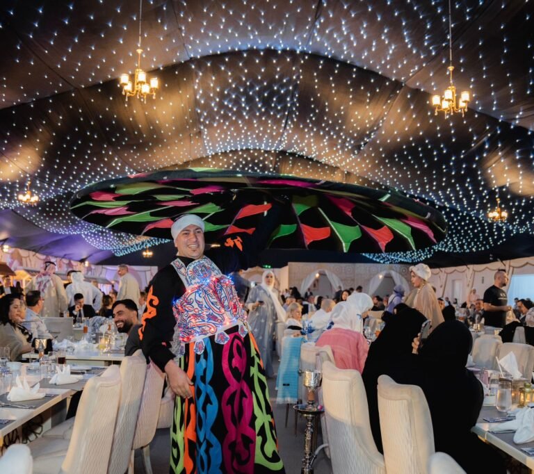 خيمة باب القصر الرمضانية تجتذب الزوار .. فنون شرقية تراثية تذهل الحواس .. ومجموعة واسعة من المأكولات الرمضانية