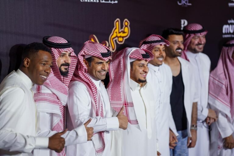 نجوم وصناع فيلم “شباب البومب” يحتفلون بتصدر شباك التذاكر في السينما السعودية في عرض خاص