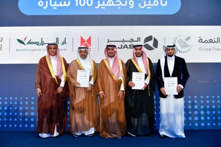 شركة الجبر و مؤسسة فرحان ابن المبارك القحطاني “سمو المجتمع” تقدّمان  100 سيارة جاي ام سي لجمعيات حفظ النعمة بالسعودية