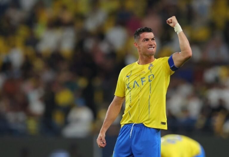 رونالدو يضع قميص النصر السعودي بين كبار أندية العالم