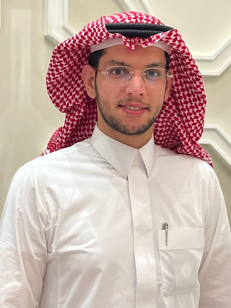 العبدالكريم يحصد جائزة افضل رئيس في قطاع السياحة بالوطن العربي خلال معرض ( A T M ) بدبي