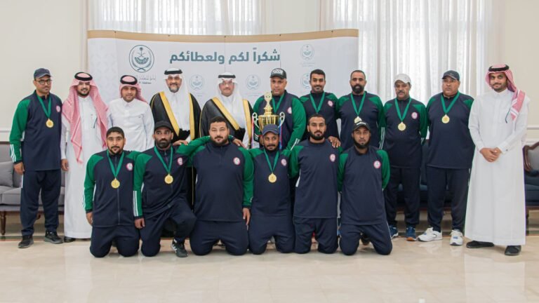 محافظ الأحساء يكرّم فريق كرة اليد بنادي العيون بمناسبة الصعود للدرجة الأولى