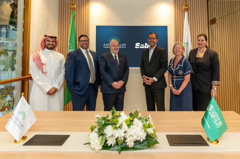 شراكة إستراتيجية بين “طيبة للاستثمار” و”سيبر” لتعزيز توزيع الفنادق في السعودية