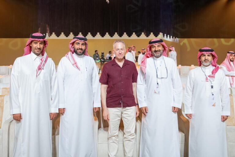 السفير الأمريكي لدى المملكة يزور المزاد الدولي لمزارع إنتاج الصقور 2024