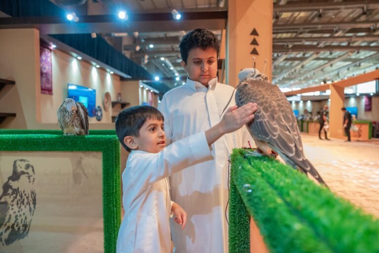 مزرعة “فالكون ميوز” الإنجليزية تعرض 45 صقراً من السُّلالات المتميزة في المزاد الدولي لمزارع إنتاج الصقور 2024