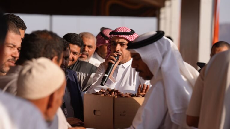 مزاد “تمور العُلا” يواصل فعالياته