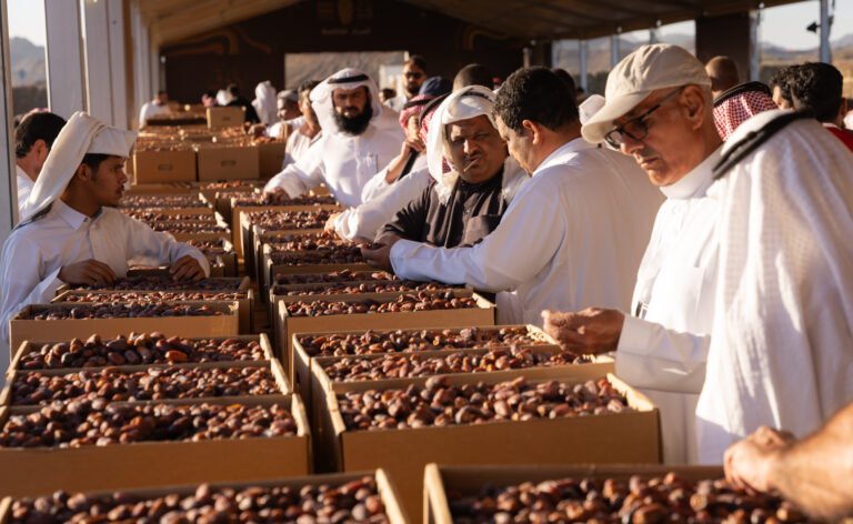 مزاد تمور العُلا يواصل فعالياته في أسبوعه الرابع