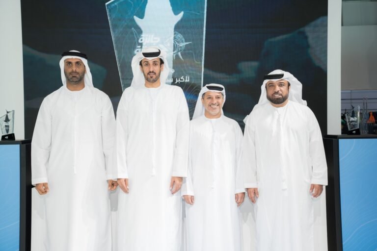 أبوظبي للإعلام تطلق “جائزة الدانة” خلال مشاركتها في معرض أبوظبي الدولي للقوارب 2024