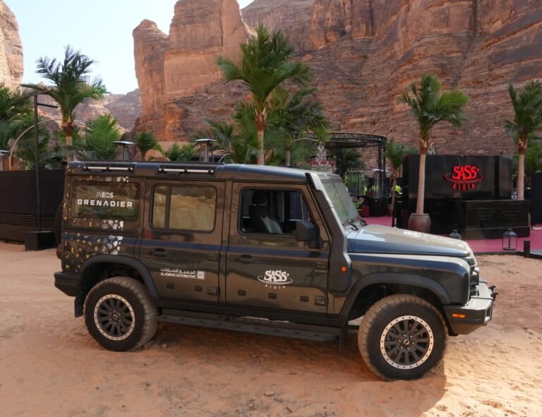 مطعم ساس كافيه موناكو يعود إلى العُلا لتقديم تجربة استثنائية بالشراكة مع INEOS Automotive