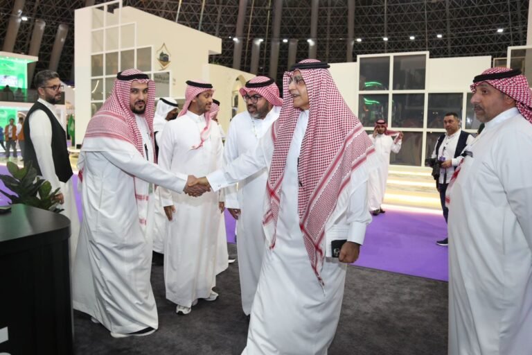 عبد الله صالح كامل يزور جناح “دله البركة” في مؤتمر ومعرض الحج 2025 ويؤكد أهمية تطوير تجربة زوار مكة