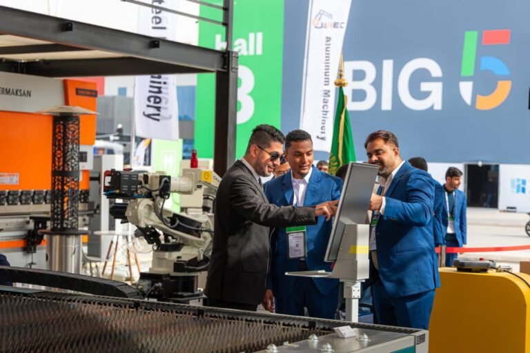 تعرض Big 5 Construct Saudi مجموعة واسعة من تقنيات وحلول البناء المستدامة، بما يتماشى مع أهداف رؤية السعودية 2030