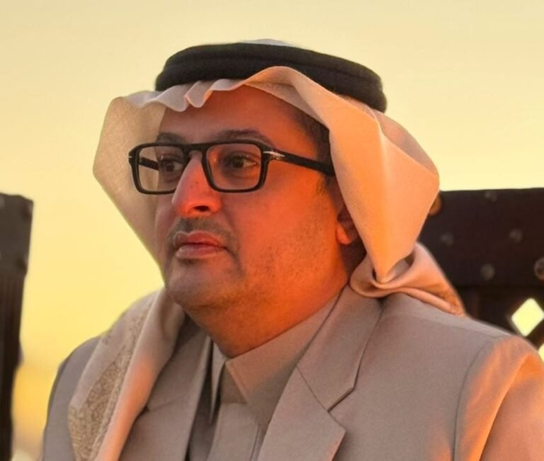 المصمم سمان : يشيد بقرار الثوب السعودي في المدارس والجامعات