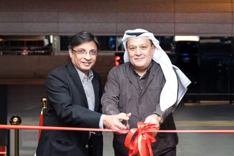 عبد اللطيف جميل للإلكترونيات تحتفل بمرور 45 عامًا من التميز بافتتاح متجرها جديد في الرياضيقدم المتجر الجديد و الذي تم تصميمه بشكل عصري تجربة تسوق مميزة تضمن الراحة و السهولة للمستهلكين بمختلف فئاتهم