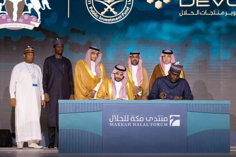 وزير التجارة يدشّن “منتدى مكة للحلال” ويكرّم الجهات المشاركة