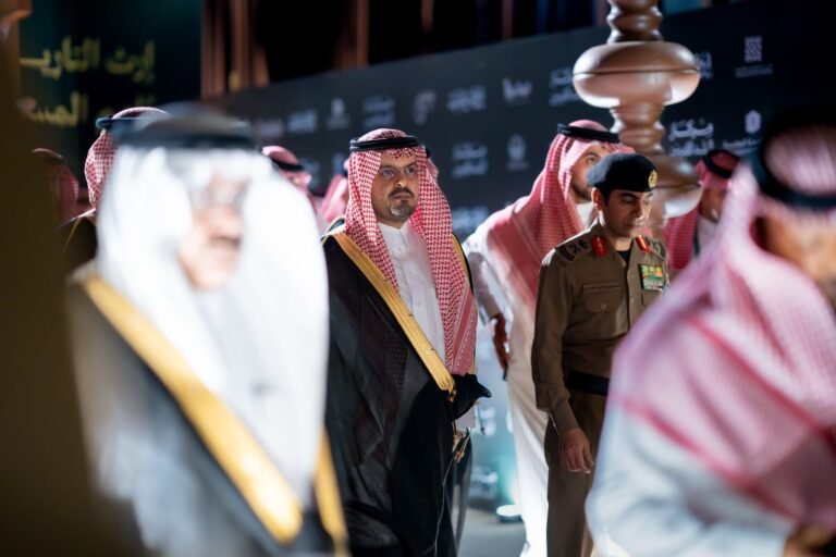 نائب أمير مكة المكرمة يزور “مركاز البلد الأمين” ويطّلع على مبادراته الإثرائية