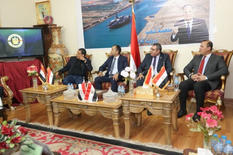 الصالون الثقافي بالمكتب الثقافي التعليمي المصري بالرياض يشهد احتفالية مصرية ( بعيد تحرير سيناء الغالية) بالإضافة الي ندوة حوارية تحت عنوان (نجيب محفوظ حارس الهوية المصرية)،
