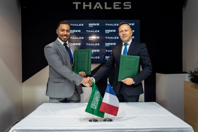 “مطارات القابضة” و”تاليس” تدعمان التحول الرقمي في قطاع المطارات الجوية بالسعودية