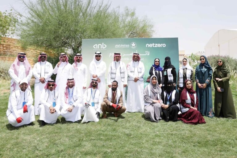 عبر مبادرة “لأثر أخضر يدوم” البيئية الرقمية النوعية : البنك العربي الوطني anb يغرس 10 آلاف شجرة ذكية دعماً لمبادرة السعودية الخضراء
