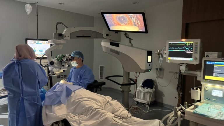 جمعية عين تنهي مشروع “عون لطب العيون” بإجراء 65 عملية مياه بيضاء بدعم من مؤسسة عبدالله السبيعي الخيرية