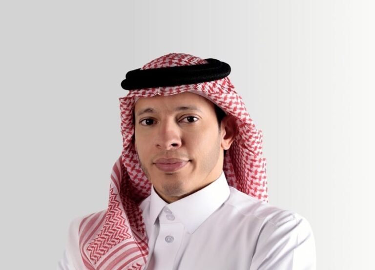 مدير الشركة ذات المسؤولية المحدودة بين السلطة والمساءلة