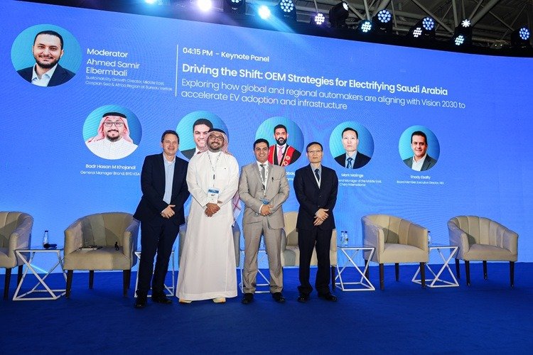 iCAUR steals the spotlight at Riyadh’s EV Auto Show with Middle East debut of the V27 REEV SUV