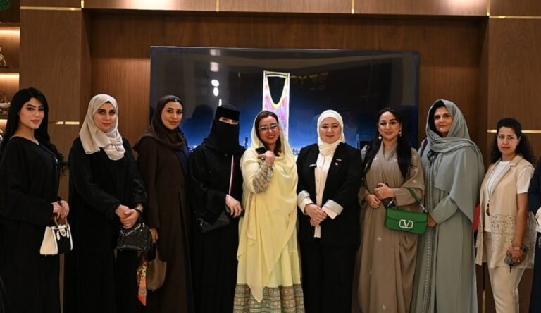 عيادات “بي يو ” تحتفي بزيارة سيدات الأعمال لاكتشاف أول تقنية في المملكة للعناية وتجميل الأسنان بتقنية GBT