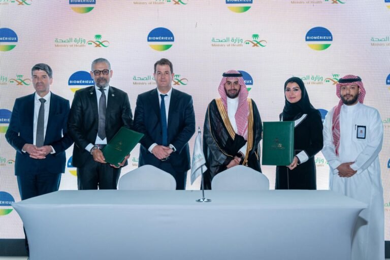 بمناسبة تدشين مقرّها الإقليمي في الرياض، شركة بيوميرييه bioMérieux توقّع مذكرة تفاهم مع وزارة الصحة لمقاومة مضادات الميكروبات في المملكة العربية السعودية