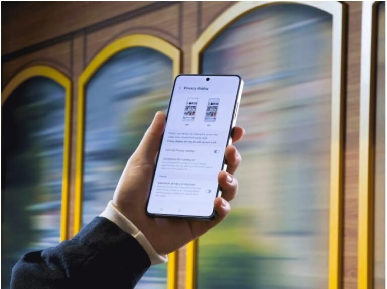 سامسونج للإلكترونيات تلغي “ضريبة الخصوصية”: شاشة الخصوصية المدمجة في هاتف Galaxy S26 Ultra تُنهي عصر واقيات الشاشة التقليدية