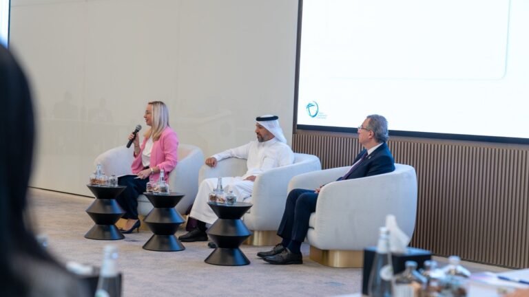 «عِلم» تستضيف طاولة مستديرة رفيعة المستوى مع البنك الدولي ومنظمة التعاون الرقمي