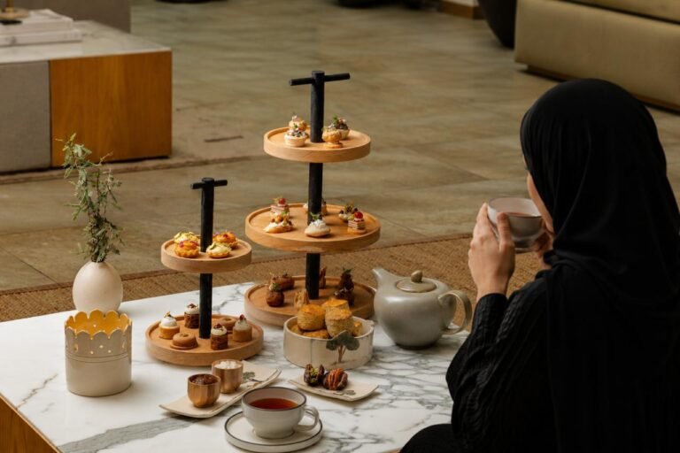 احتفوا بيوم المرأة الإماراتية في “إرث” أبوظبي