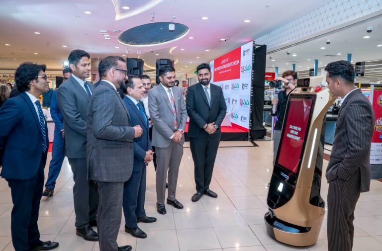 مراكز اللولو تطلق أول شبكة إعلانية روبوتية داخل المتاجر في الإمارات
