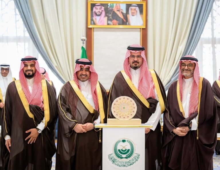 أمير منطقة المدينة المنورة يكرّم “طيبة” تقديرًا لشراكتها في موسم شتاء المدينة 2025-2026